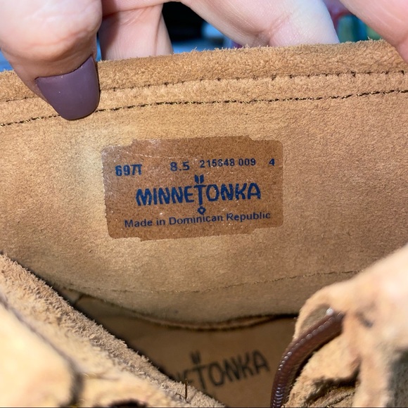 Minnetonka Moccasins Double Fringe Side Zip Taupe Suede Boots Size 8.5 - Picture 10 of 12